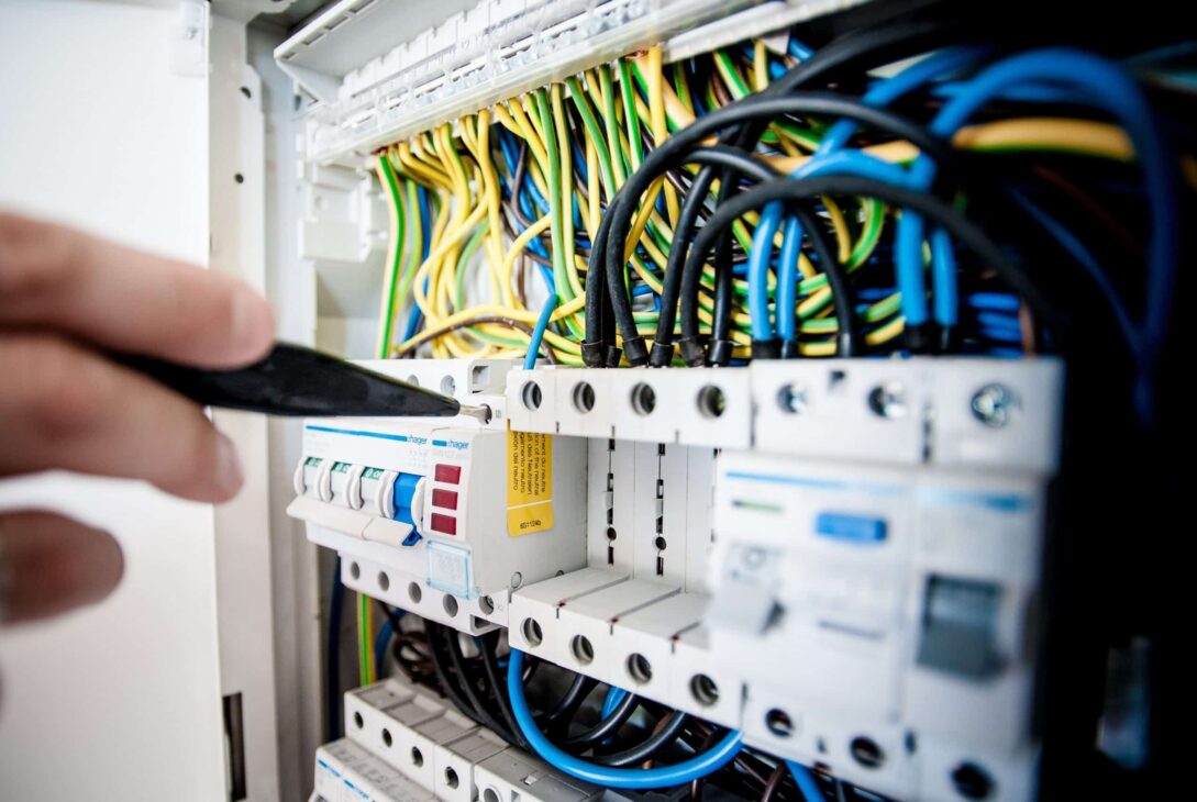 Electrical engineering courses 
